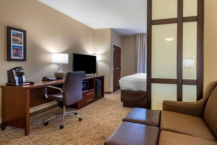 Room 25 of 52