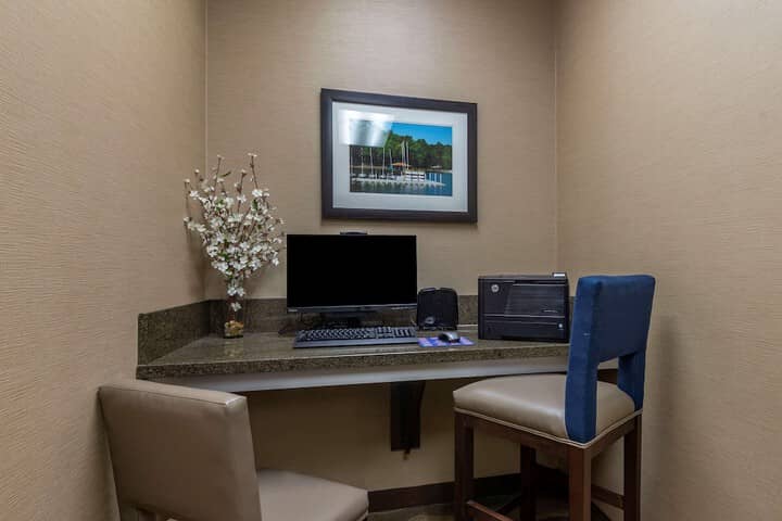 Business Center 50 of 52