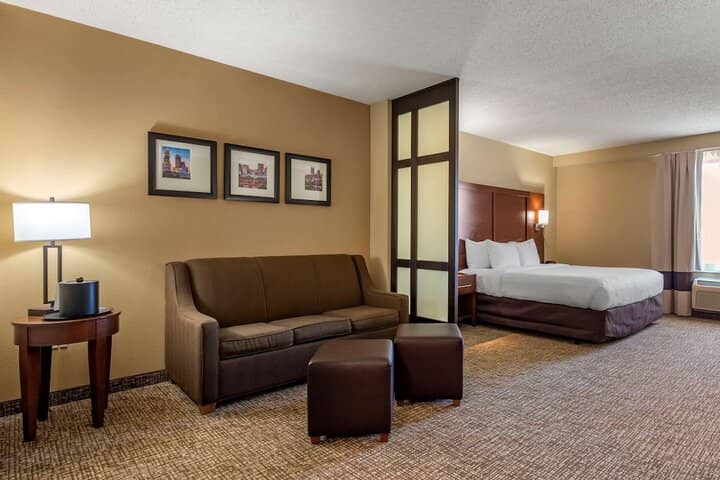 Room 32 of 52